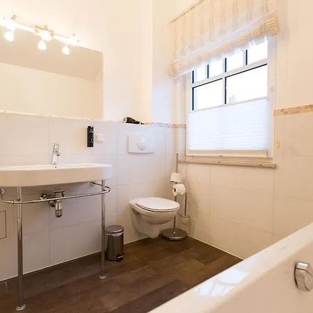 Neue Ernst App 5 Penthouse Apartamento *